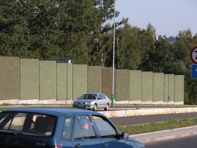 Ekrany akustyczne TECHBUD przy ulicy Nowotarskiej w Krakowie - etap I